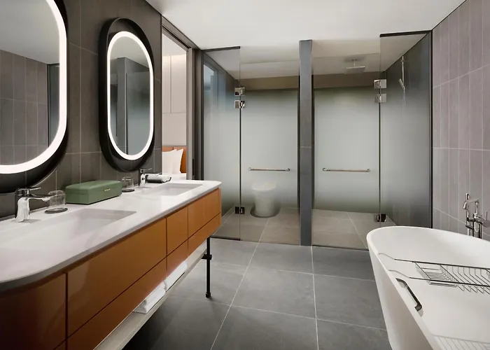 Pullman Ambassador Eastpole 5*