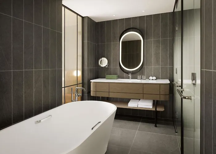 Pullman Ambassador Eastpole 5*